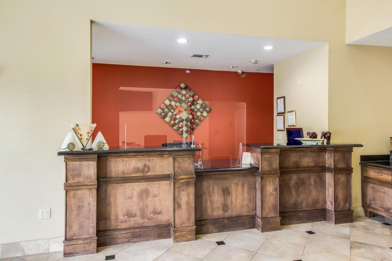 Americas Best Value Inn & Suites Томбал Экстерьер фото