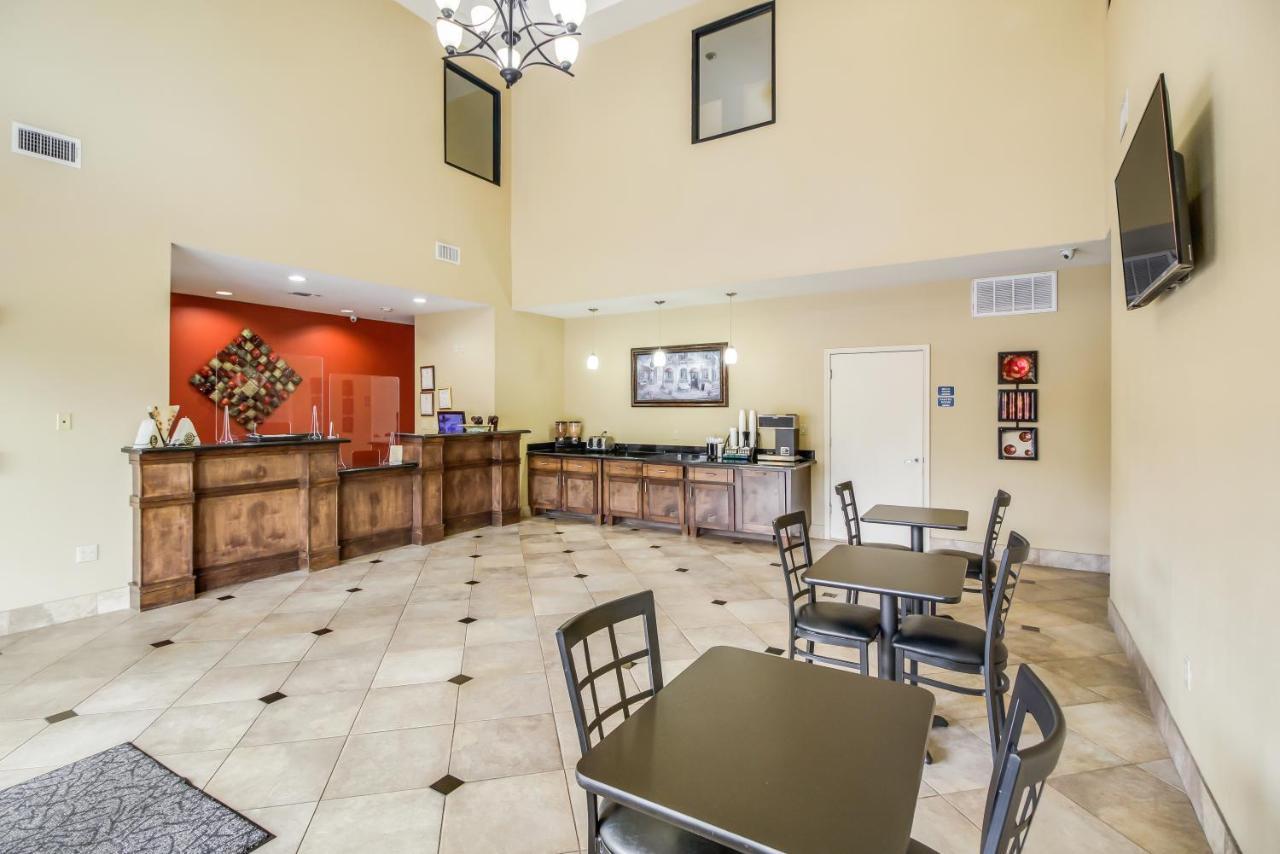 Americas Best Value Inn & Suites Томбал Экстерьер фото
