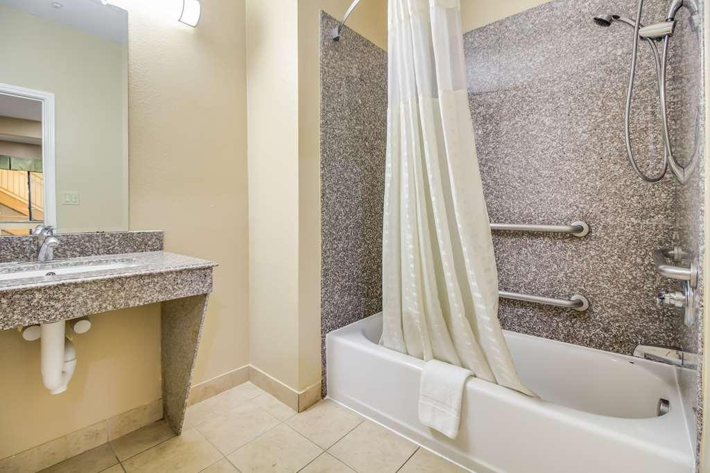 Americas Best Value Inn & Suites Томбал Экстерьер фото