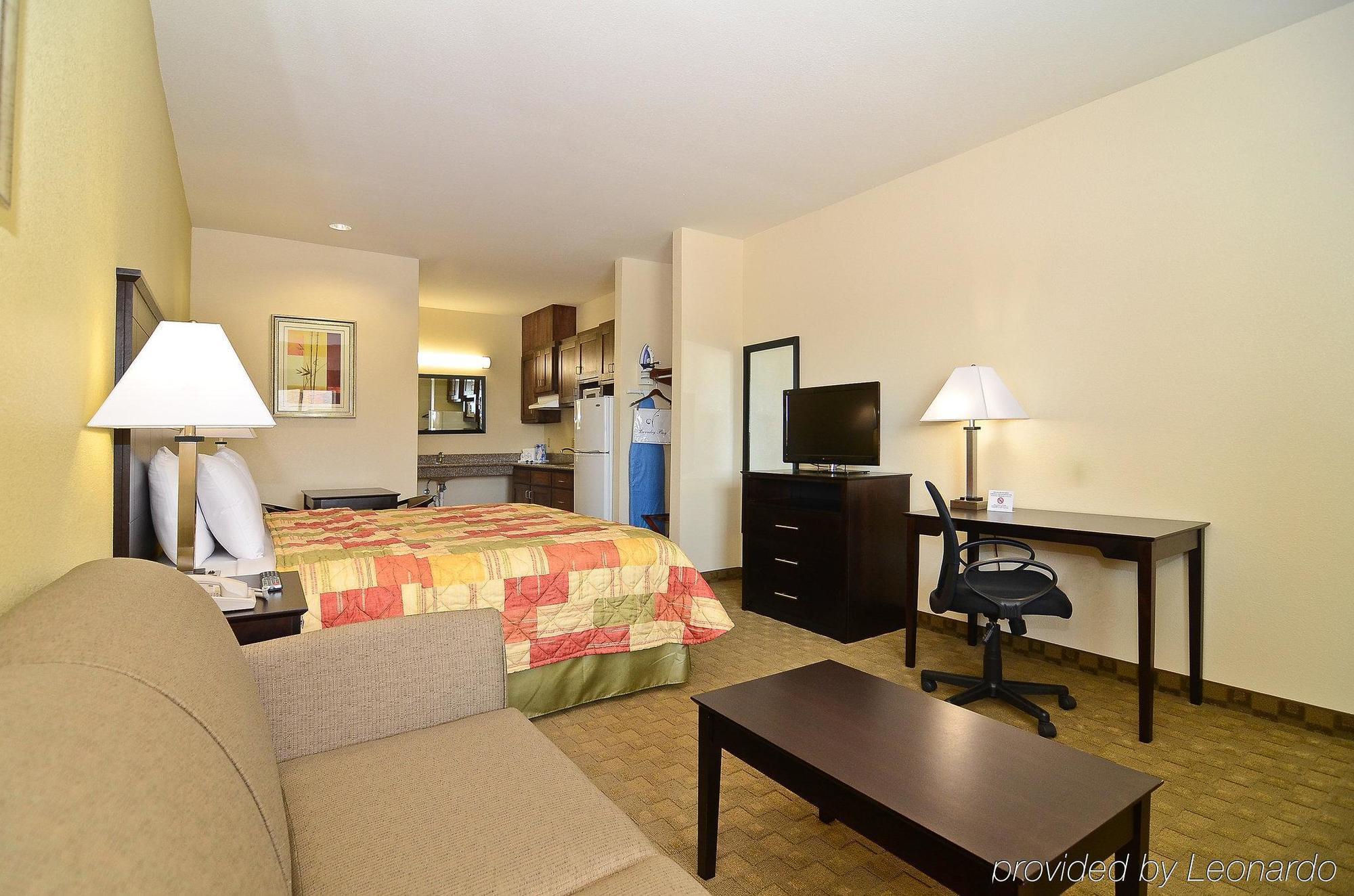 Americas Best Value Inn & Suites Томбал Номер фото